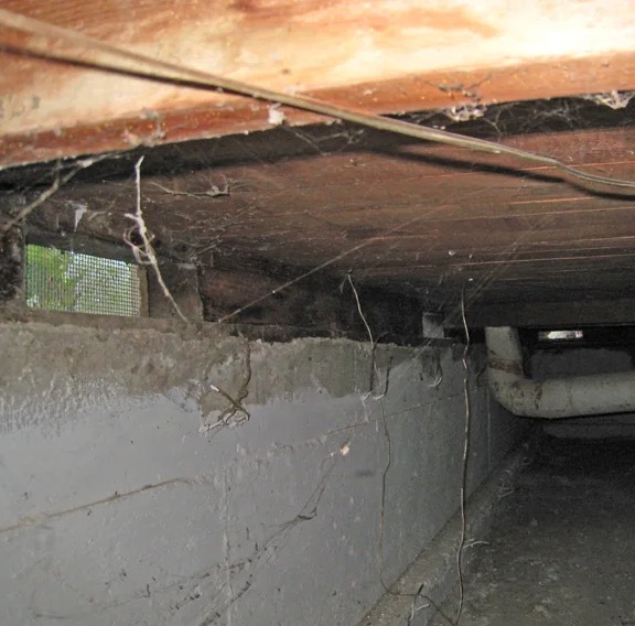 Crawlspace Encapsulation in Milwaukee, WI